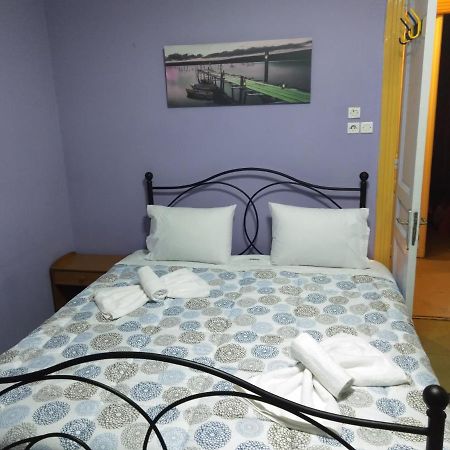 Pinguino Hostel Athene Buitenkant foto