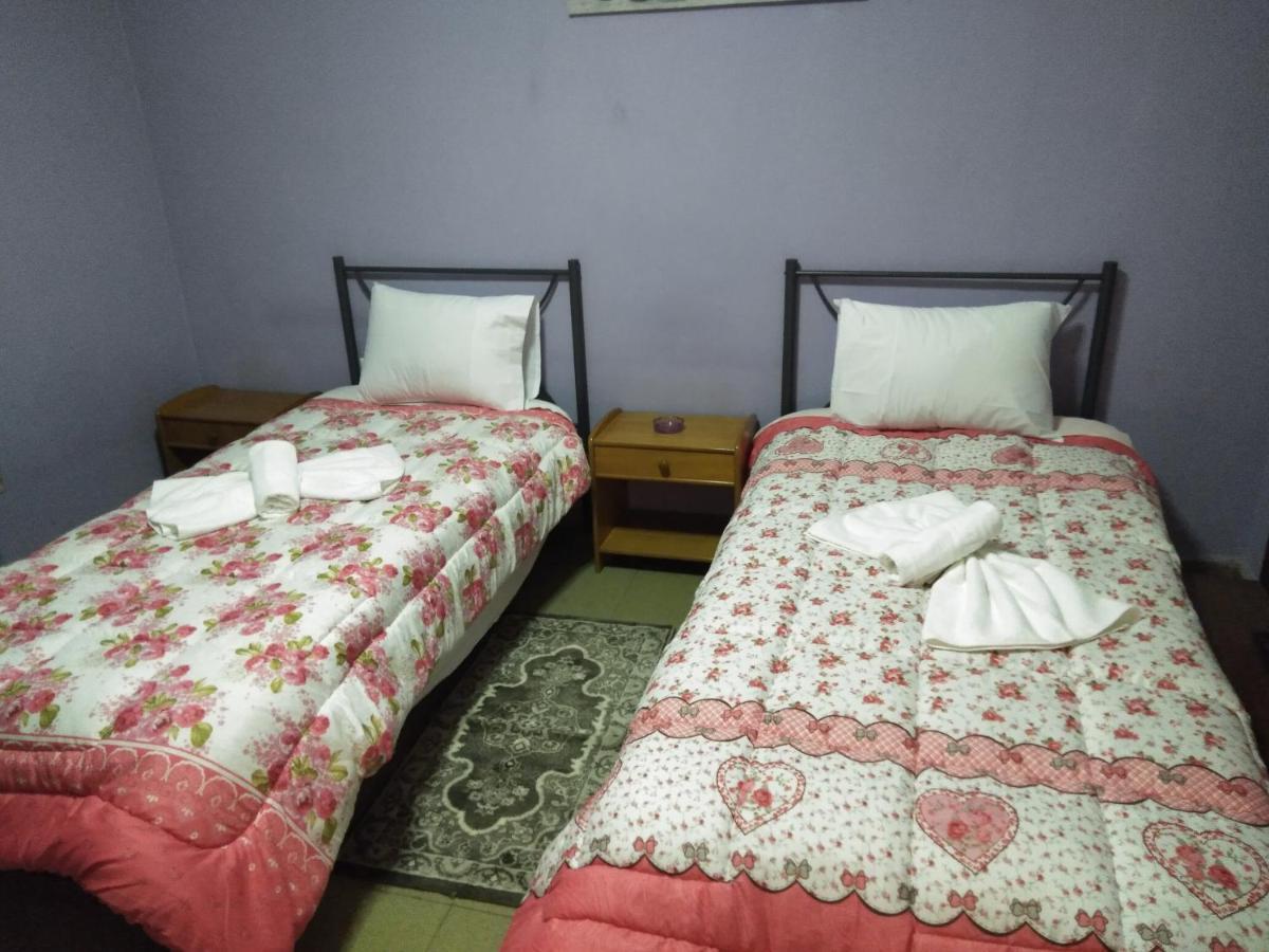 Pinguino Hostel Athene Buitenkant foto