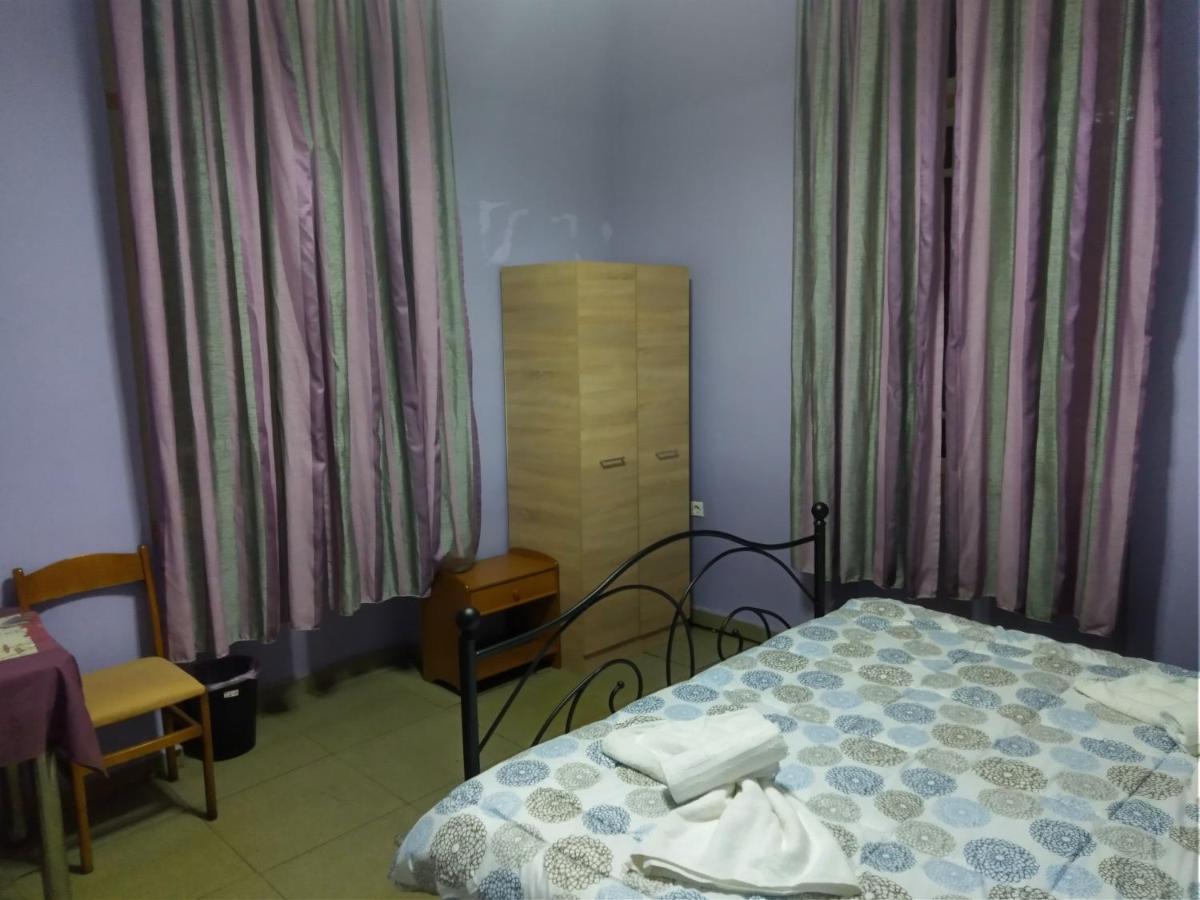 Pinguino Hostel Athene Buitenkant foto